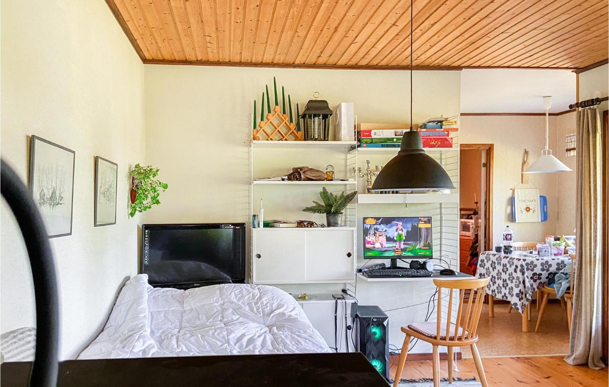 Awesome Home In Lenhovda With Wifi エクステリア 写真